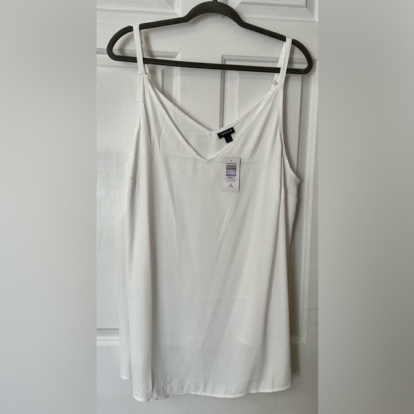 New! Torrid Georgette V-Neck cami - Picture 3 of 6